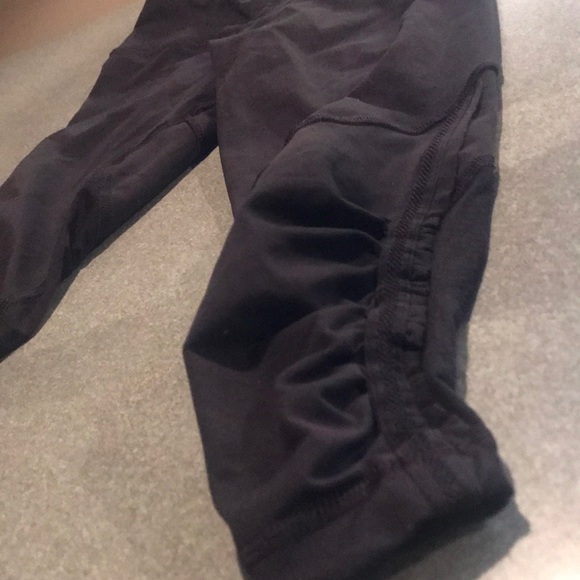 EUC Lululemon cropped pants - Picture 2 of 7